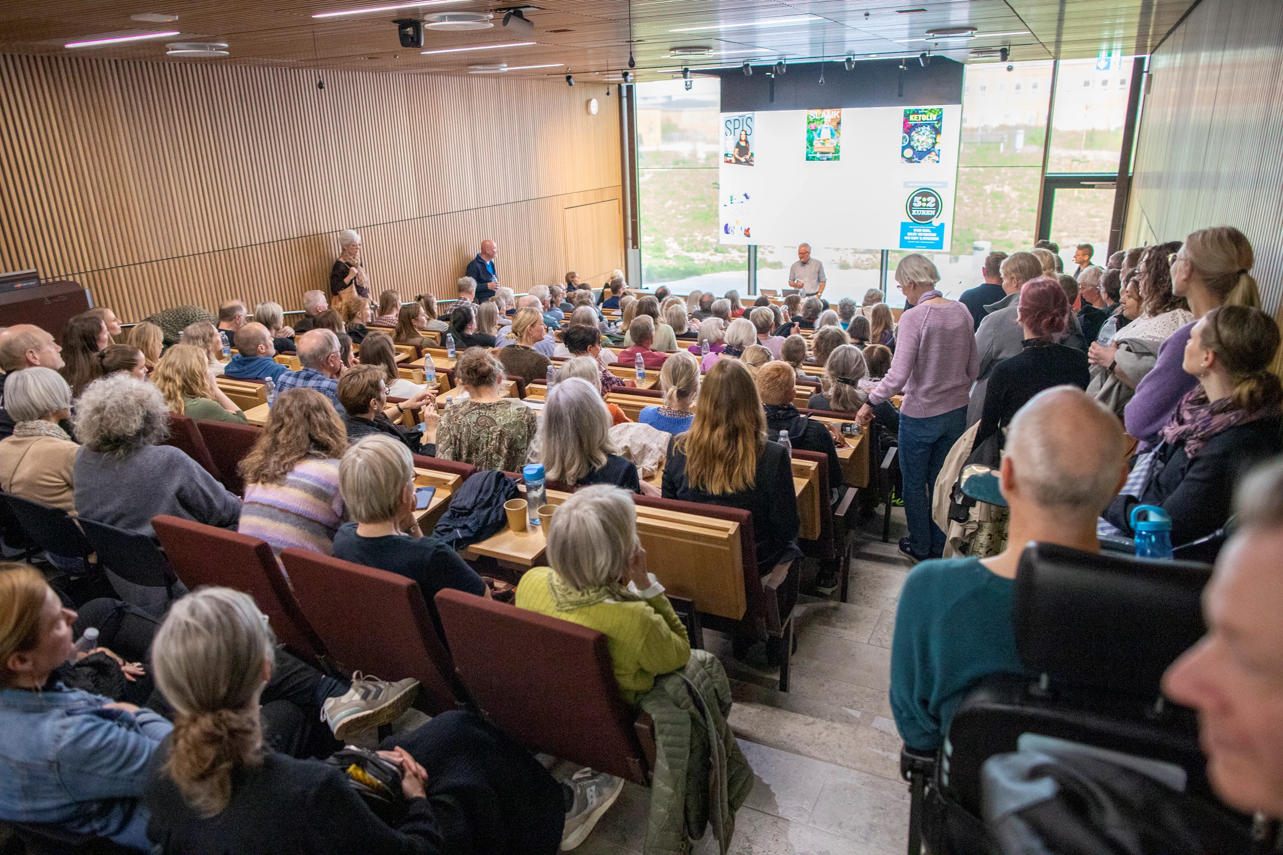 Billeder af mennesker fra åbent hospital