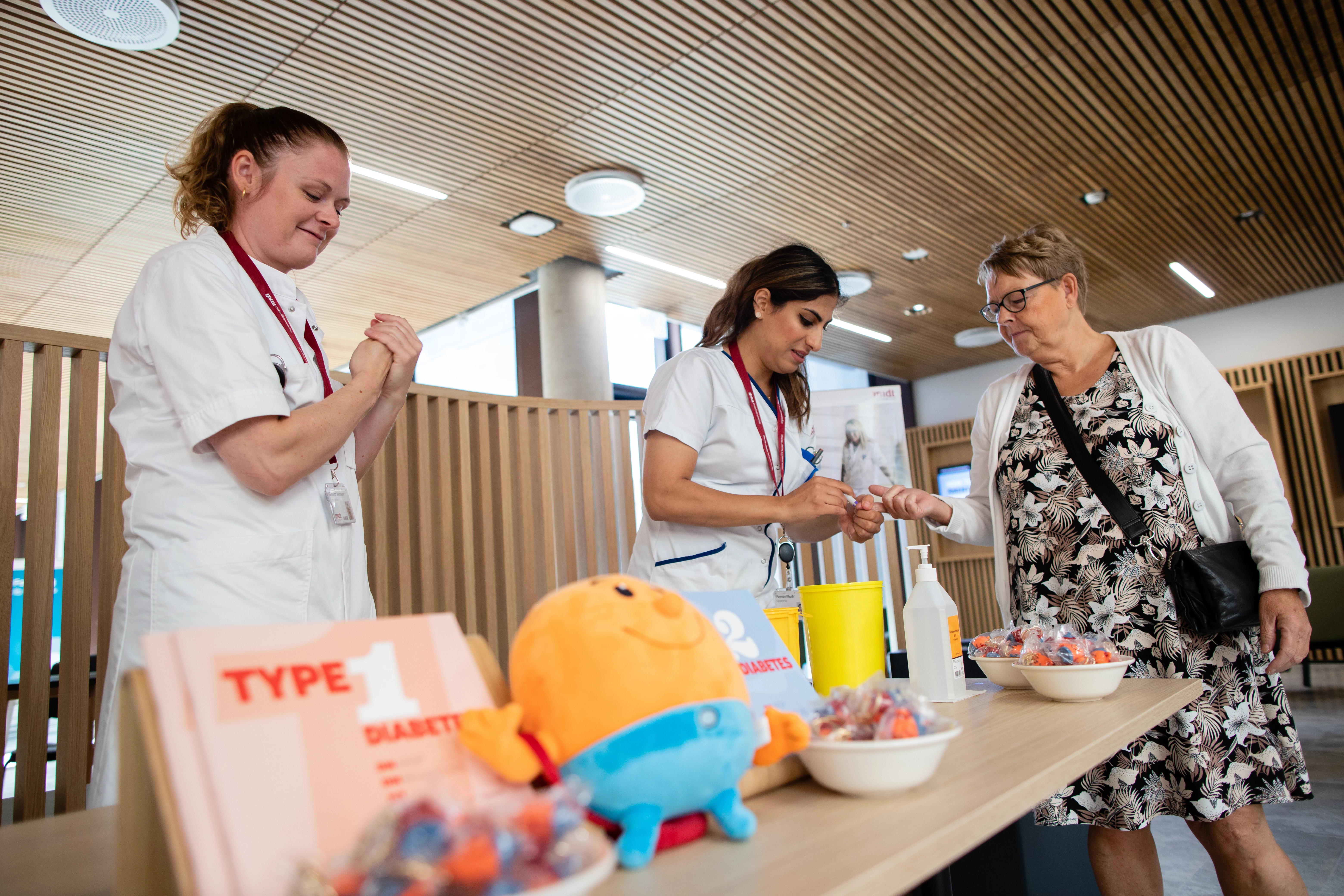 Billeder af mennesker fra åbent hospital