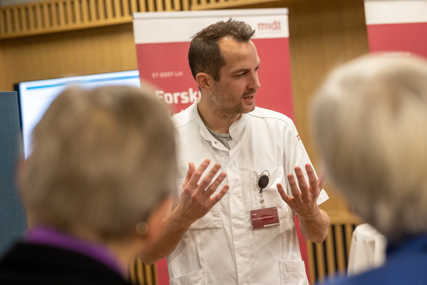 Billeder af mennesker fra åbent hospital