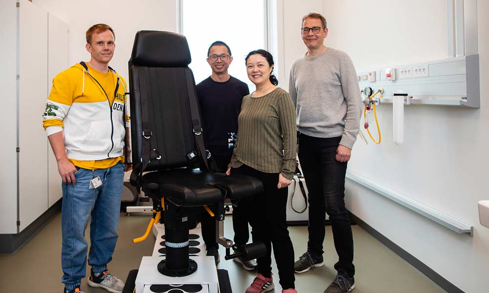 Billede af forskerholdet: Fra venstre lektor Jean Frarup, lektor Lin Lin, professor Yonglun Luo og professor Niels Jessen.