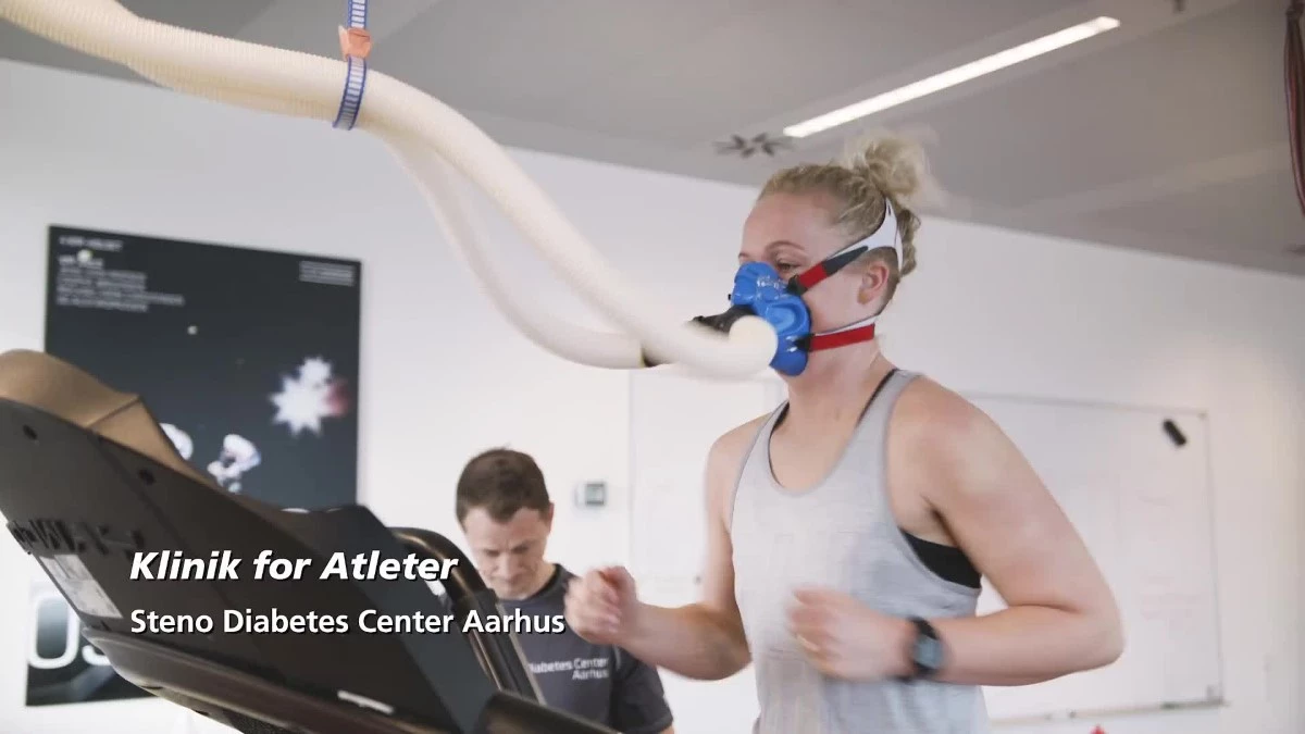 Billede af atlet på løbebånd